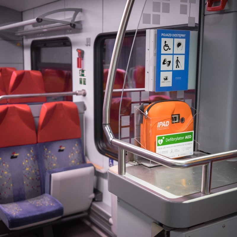 Defibrylator półautomatyczny CU Medical iPAD SP1